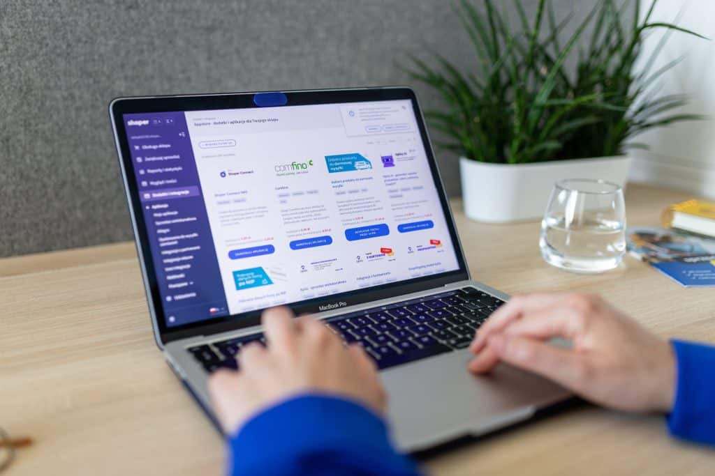 E-Commerce Reselling For Single Moms